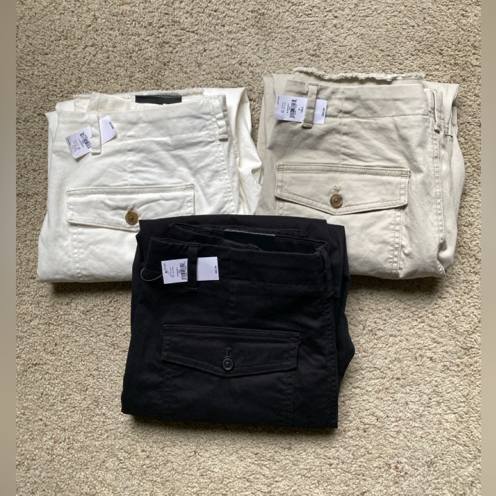BNWT Banana Republic Authentic Chino Girlfriend Fit pants in Black, size 8.